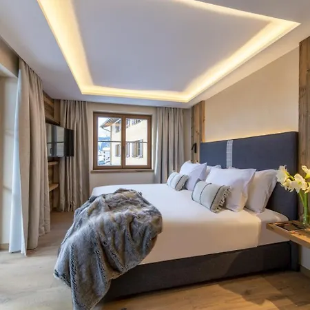 Villa 6br Chalet 4 -heated Pool&gym- If You Want To Book, Please Contact On Wh-ats-app - 0034-635-518-057 !!!! Lech am Arlberg